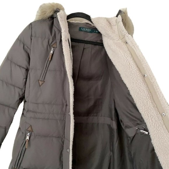 ⛔️SOLD⛔️ LRL Faux Fur Trim Hood Winter Jacket - M - Picture 9 of 15